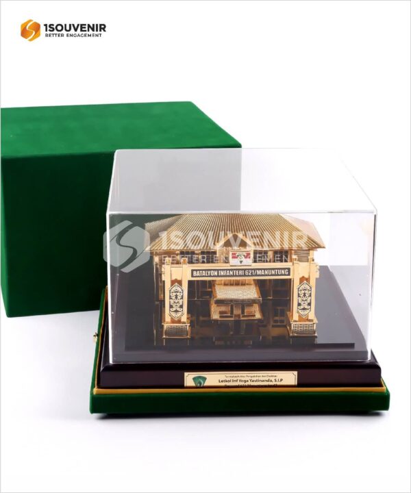 DETAIL2_SM217 Souvenir Miniatur Gedung Batalyon Infanteri 621