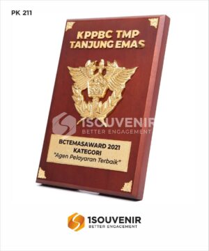 Plakat Kayu KPPBC TMP Tanjung Emas