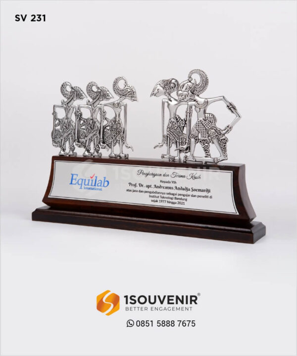 SV231 Souvenir Perusahaan Equilab International - Model Wayang Pandawa