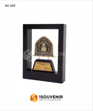 Souvenir Frame Politeknik Pariwisat...