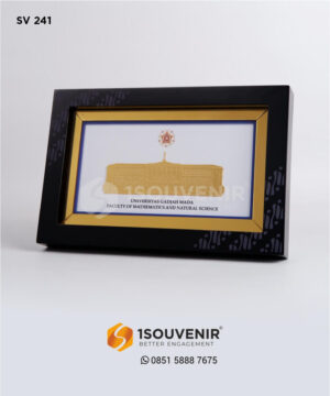 Souvenir Frame Universitas Gadjah M...