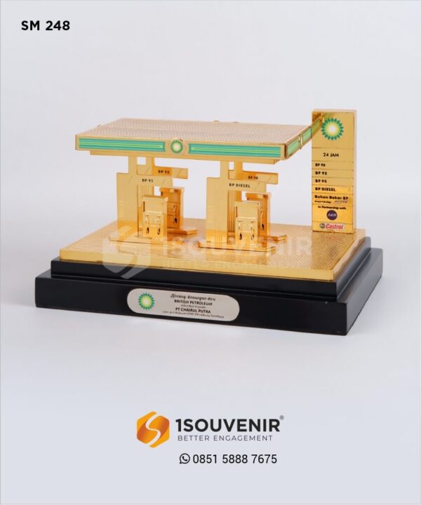 SM 248 Souvenir Miniatur SPBU British Petroleum