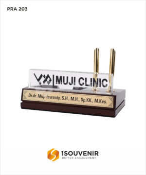 Papan Nama Muji Clinic