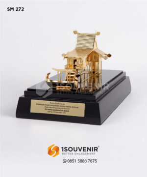 Souvenir Miniatur Rumah Baanju...