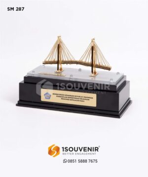 Souvenir Miniatur Jembatan Bar...