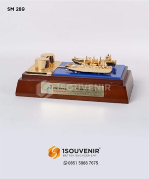 Souvenir Miniatur Terminal Dum...