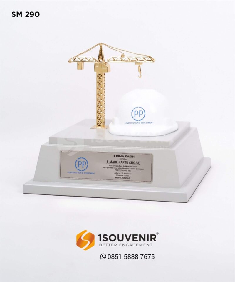 SM 290 Souvenir Miniatur Tower Crane & Helm Proyek - PT PP (Persero) Tbk - PP Construction & Investment