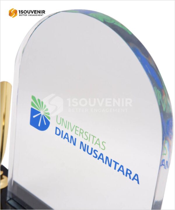 Plakat Universitas Dian Nusantara