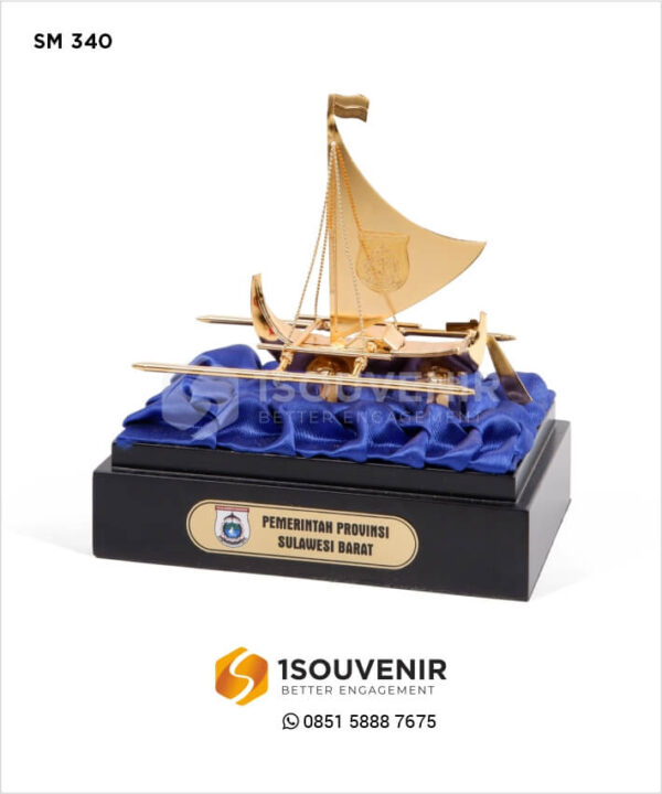 SM340 Miniatur Kapal Pemprov Sulawesi Barat