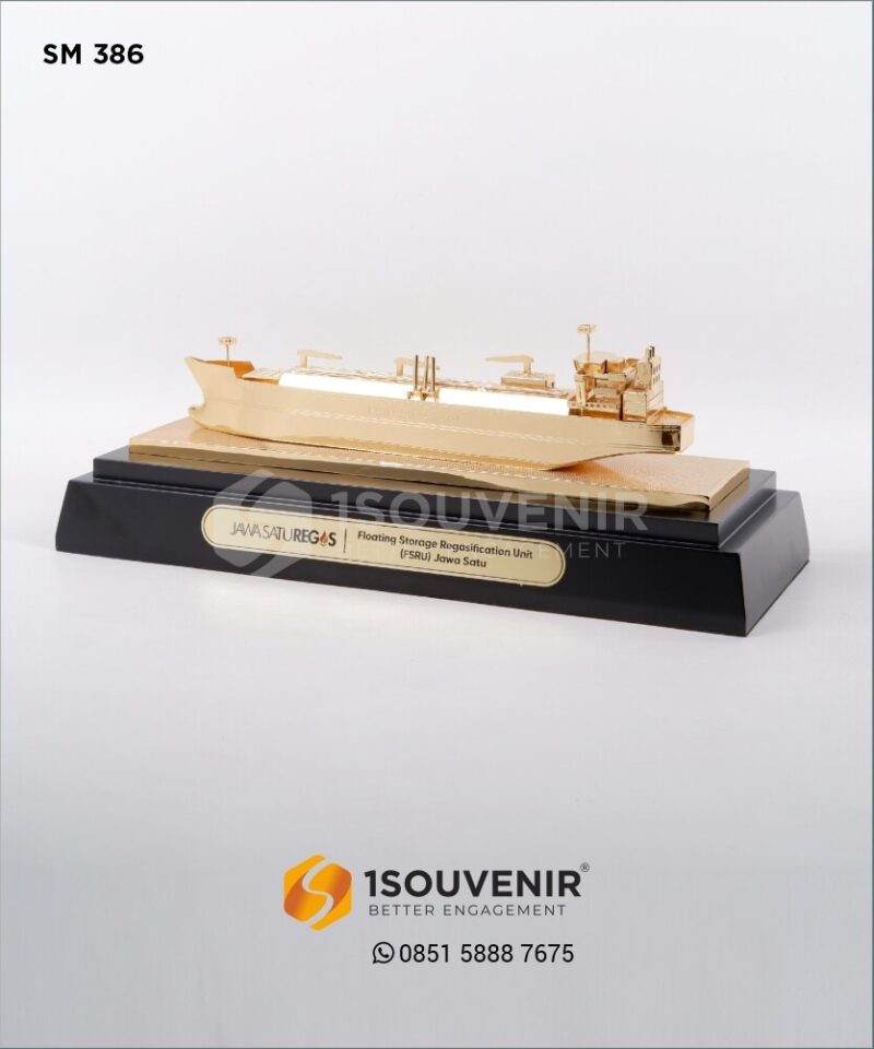 SM386 Miniatur Kapal Jawa Satu Regas