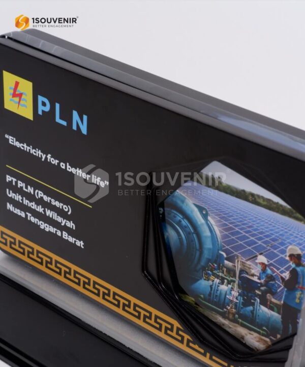 DETAIL_PAK224 Plakat Kayu Akrilik PT PLN Unit Induk Wilayah Nusa Tenggara Barat