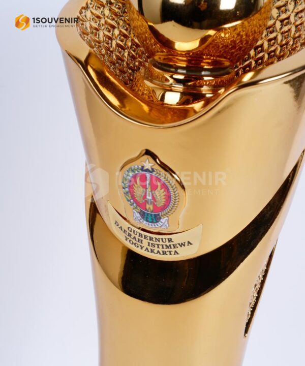 DETAIL_PP253 Trophy Resin Juara Umum Pemda Gubernur Daerah Istimewa Yogyakarta