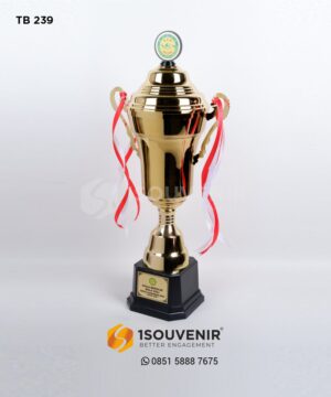 Piala Bergilir Kepala Basarnas...