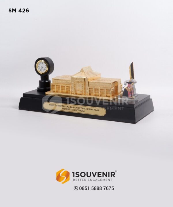 SM426 Souvenir Miniatur Gedung Fakultas Matematika dan Ilmu Pengetahuan Alam Universitas Pattimura Ambon