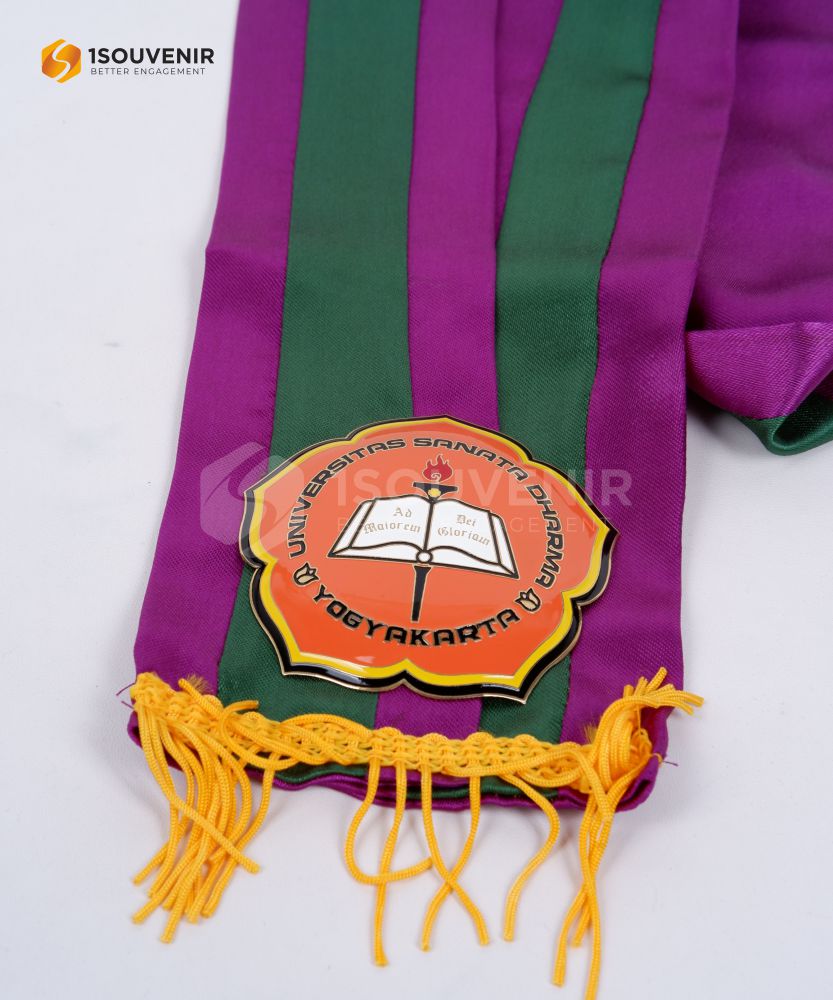 DETAIL_SW203 Samir Medali Wisuda Universitas Sanata Dharma Yogyakarta