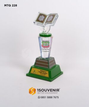 Piala MTQ Pawai Taaruf Kendari Sula...