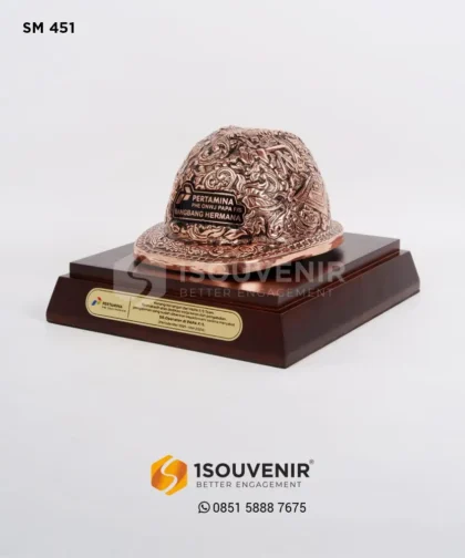 SM451 Souvenir Miniatur Helm Pertamina PHE ONWJ Jakarta