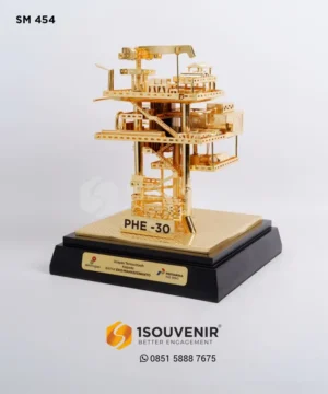 Miniatur Rig Offshore PHE 30 Pertam...