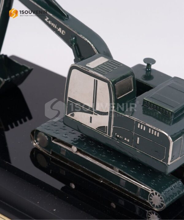 DETAIL_SM465 Souvenir Miniatur Excavator Komando Daerah Militer XIII/MDK Batalyon Zeni Tempur