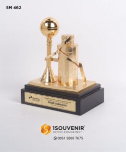 SM462 Souvenir Miniatur Tugu PT KPI Refinery Unit II Dumai