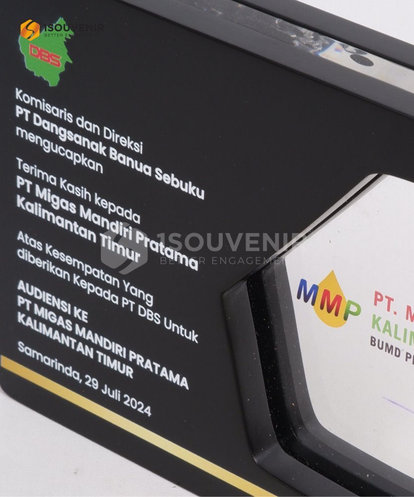 DETAIL_PAK253 Plakat Akrilik Kayu PT DBS Audiensi ke PT MMP