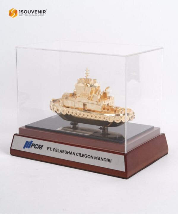 DETAIL2_SM466 Souvenir Miniatur Kapal Tunda PT Pelabuhan Cilegon Mandiri