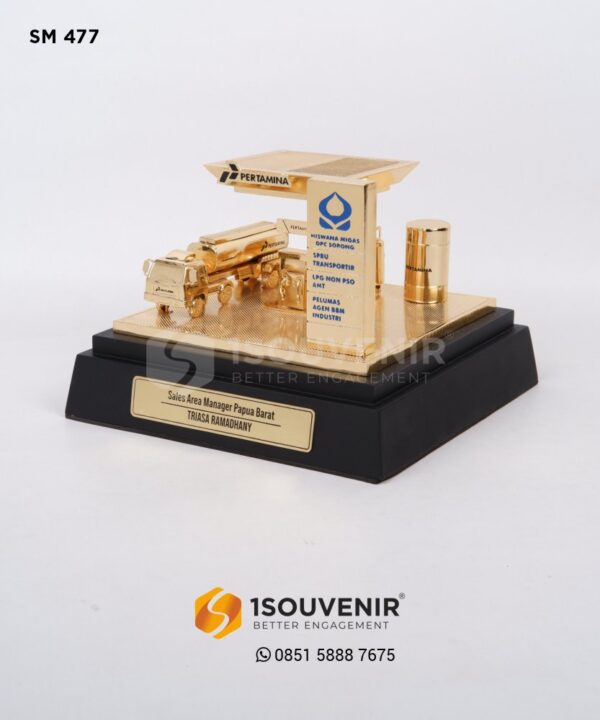 SM477 Souvenir Miniatur Logam SPBU Hiswana Migas DCP Sorong