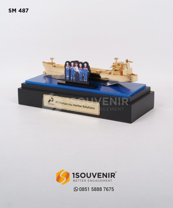 SM487 Souvenir Miniatur Kapal Pertamina Marine Solution