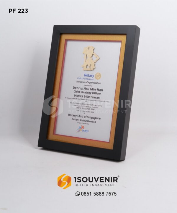 PF223 Plakat Frame Kayu Wayang Rotary Club of Singapore