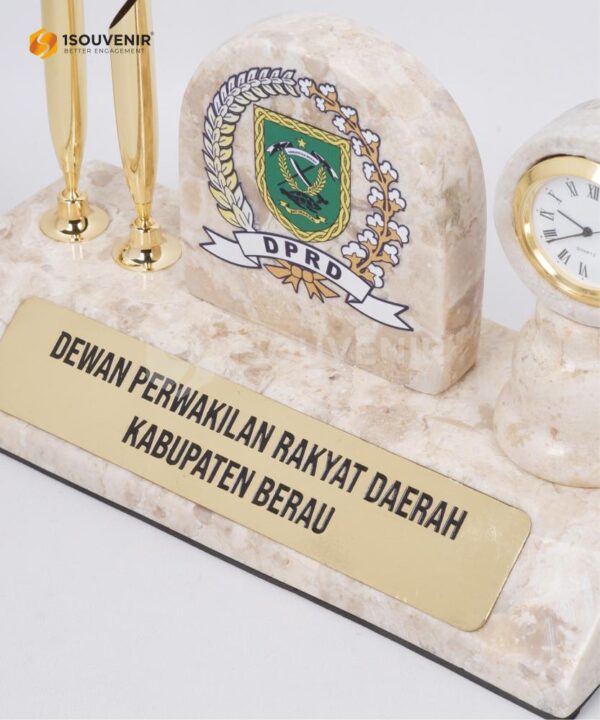 DETAIL_PJH291 Plakat Marmer Pen Holder Jam DPRD Kabupaten Berau