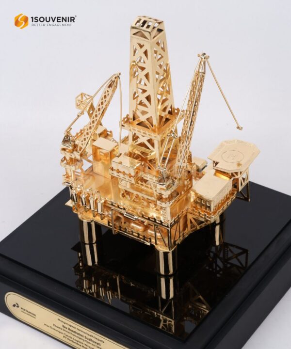 DETAIL_SM503 Souvenir Miniatur Rig Offshore PT Pertamina Hulu Indonesia