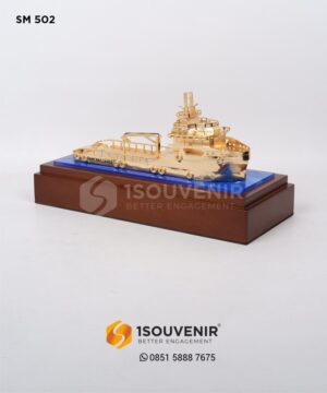 Miniatur Kapal PT NMS Brillian...