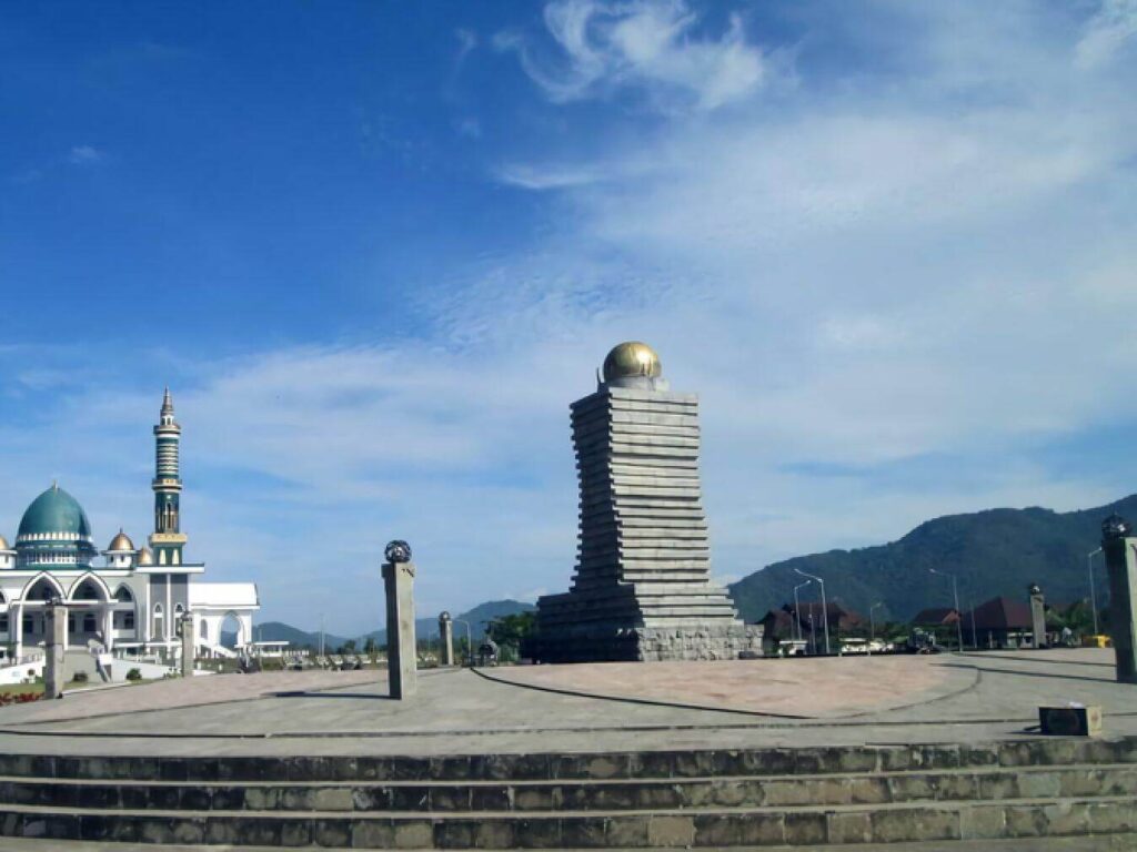 tugu syukur taliwang sumbawa barat