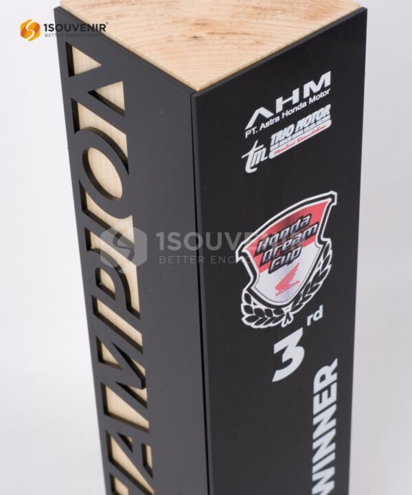 DETAIL_PP321 Piala Penghargaan Kayu Honda Dream Cup 4 PT AHM