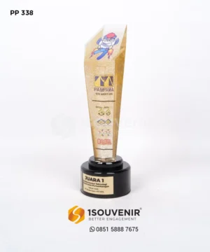 Piala Penghargaan Juara 1 Lomba Ino...
