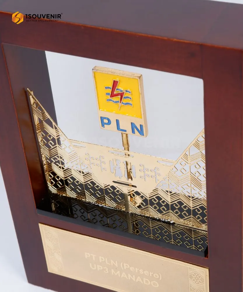 DETAIL-PF256 Plakat Frame Kayu Logam PLN UP3 Manado
