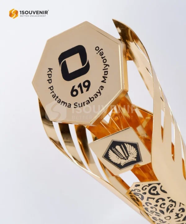 DETAIL-PP341 Piala Penghargaan Purna Tugas KPP