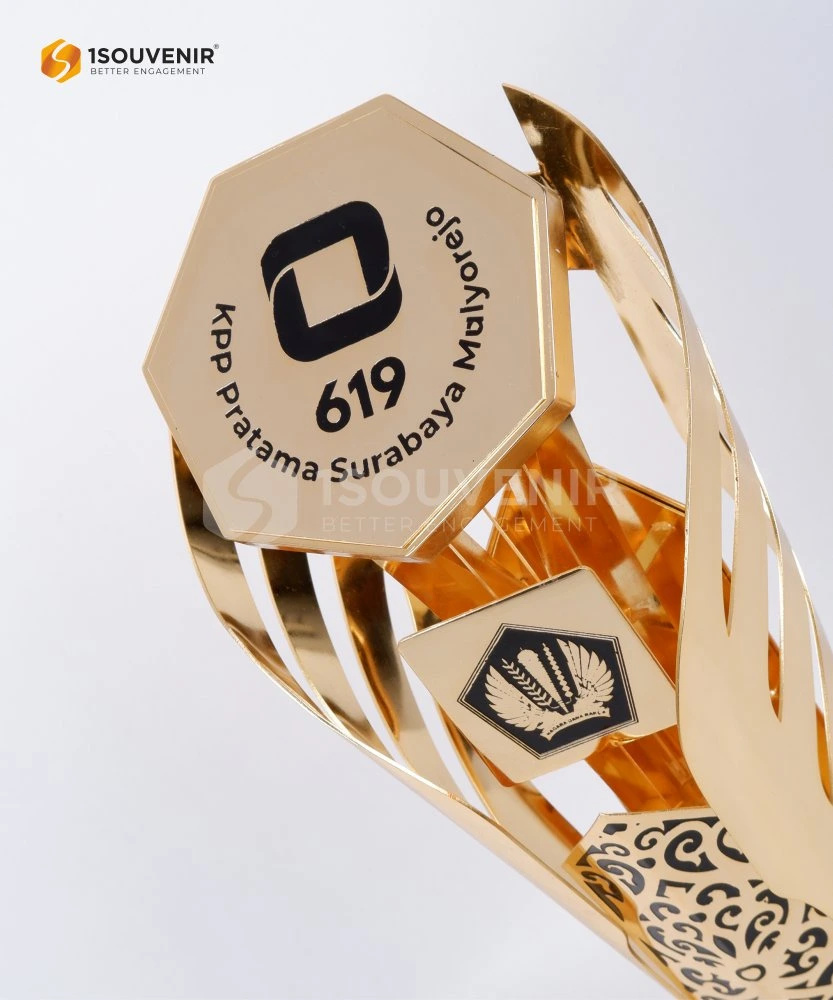 DETAIL-PP341 Piala Penghargaan Purna Tugas KPP