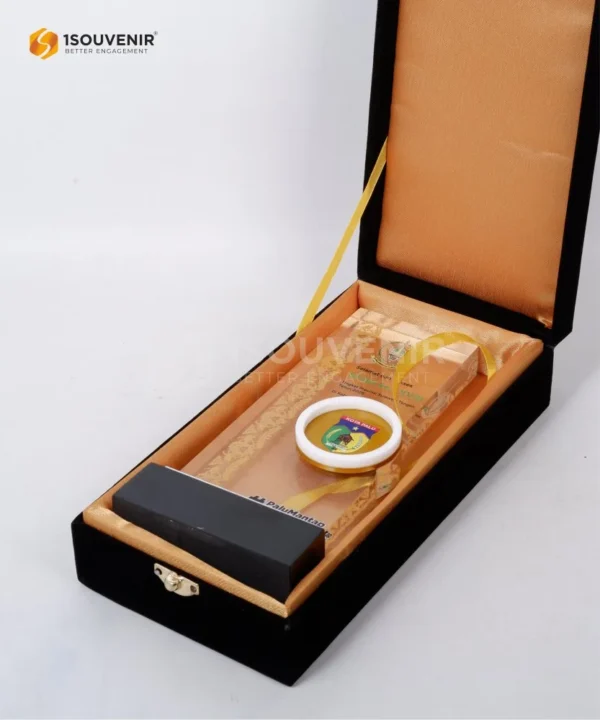 DETAIL2-MTQ240 Piala STQH XXVII Sulawesi Tengah