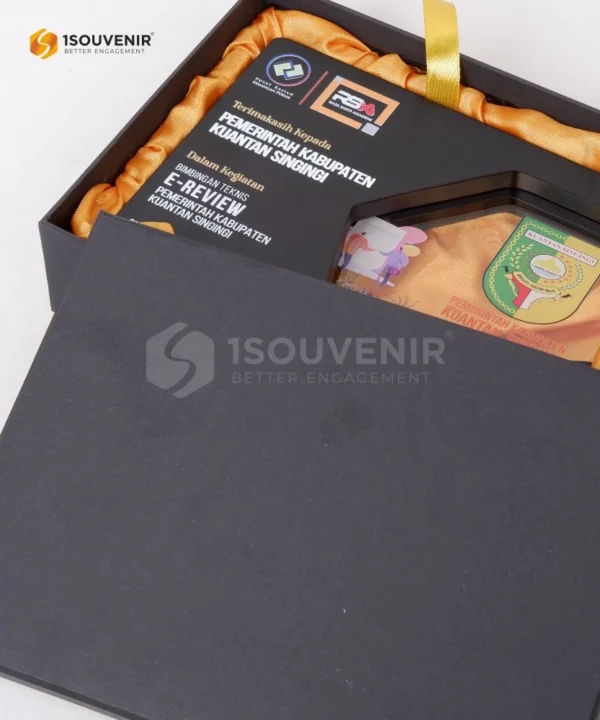 DETAIL2-PAK298 Plakat Kayu Akrilik Bimbingan Teknis
