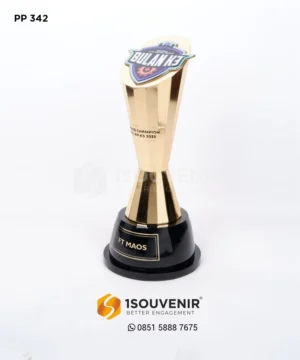 Piala Penghargaan Grand Champion Bu...