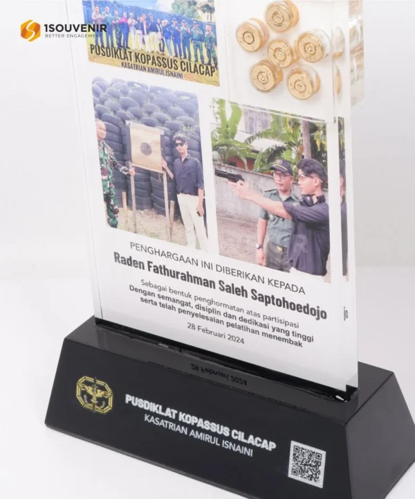 DETAIL-PA671 Plakat Akrilik Pusdiklat Kopassus