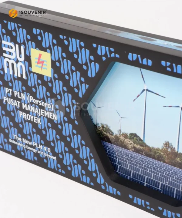 DETAIL-PAK304 Plakat Kayu Akrilik PLN Pusat Manajemen