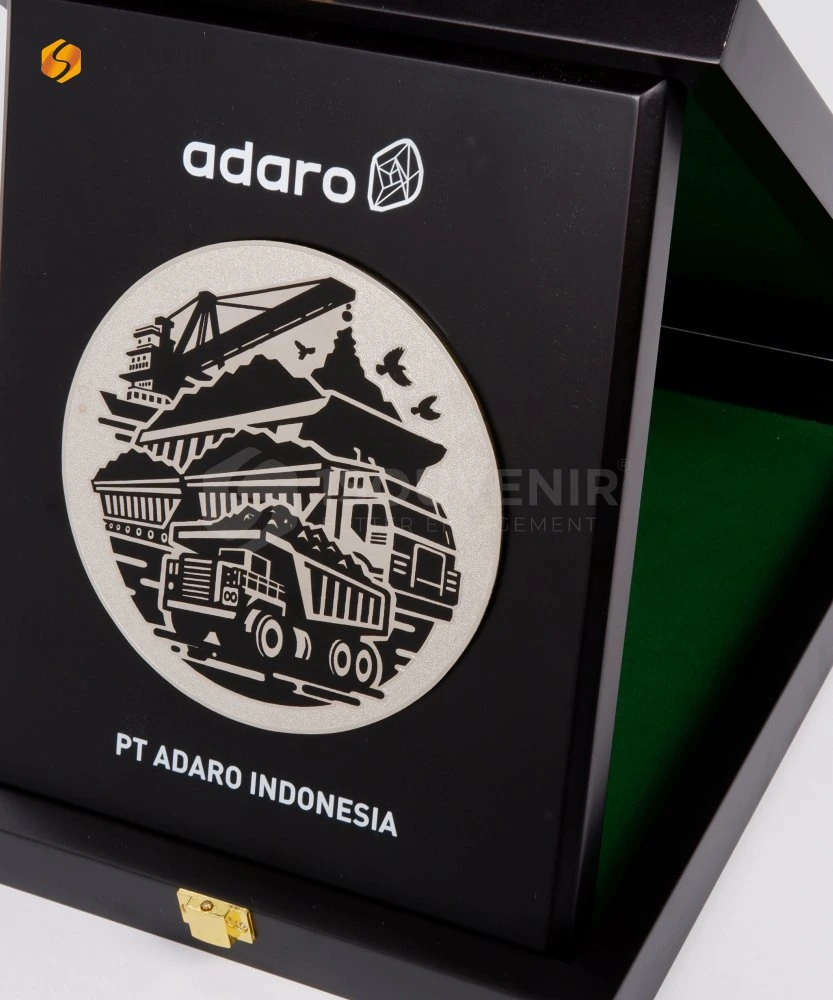 DETAIL-PK571 Plakat Kayu PT Adaro Indonesia