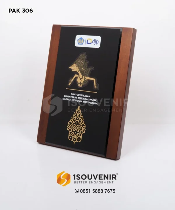 PAK306 Plakat Kayu Akrilik Dirjen Pajak DIY