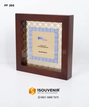 Plakat Frame Kayu Logam Astra