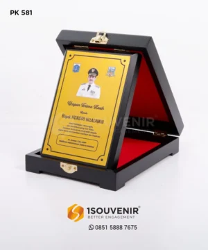 Plakat Kayu Walikota Administrasi Jaksel