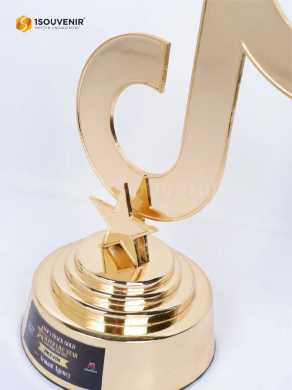 DETAIL-PP351 Piala Penghargaan Top 1 Track Gold.