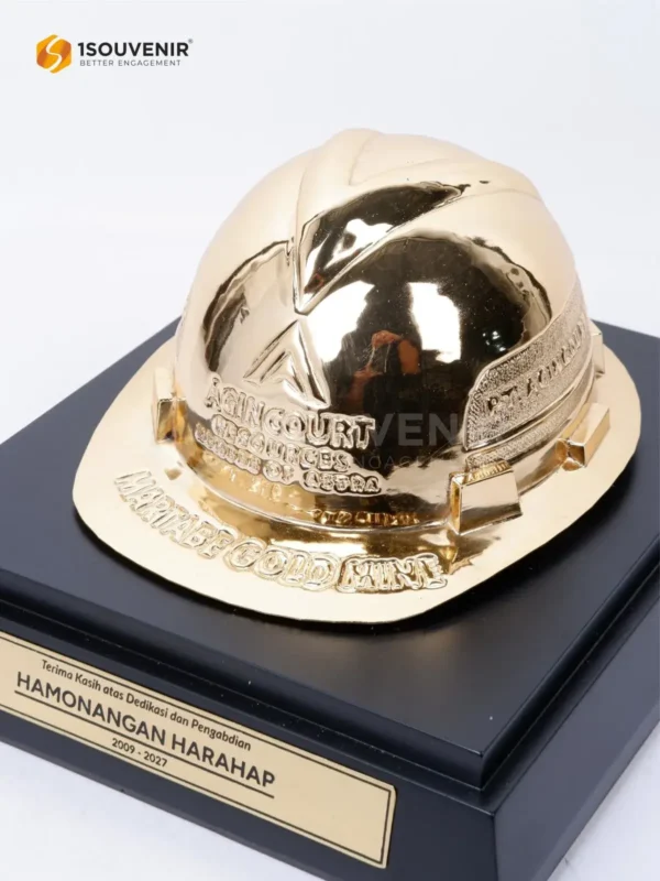 DETAIL-SM562 Miniatur Helm PT Agincourt Resources Sumatera