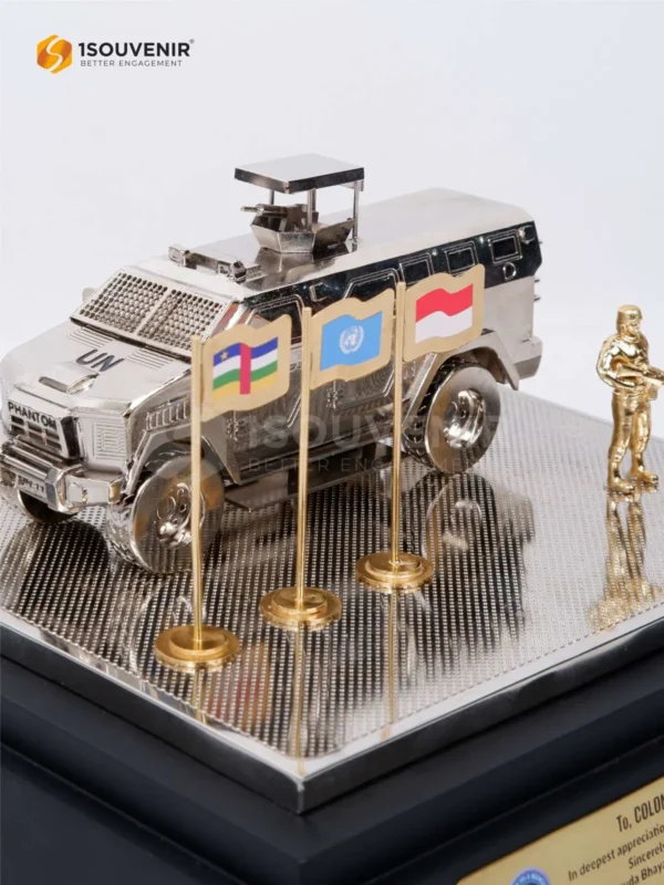 DETAIL-SM566 Miniatur Truck Garuda Bhayangkara